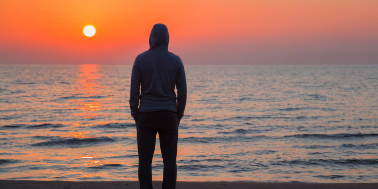 Kur nuk ke askënd, mëson të mbështetesh te vetja: 9 forcat që lindin nga mungesa e familjes