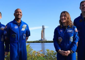 Udhëtimi historik: njihuni me heronjtë që do shkojnë në Hënë – një prej tyre është grua