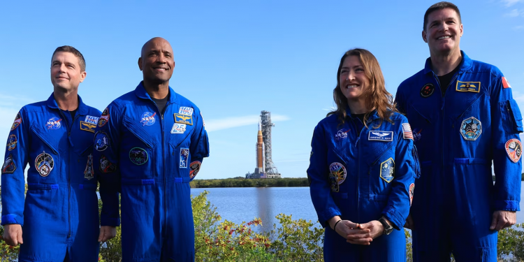 Udhëtimi historik: njihuni me heronjtë që do shkojnë në Hënë – një prej tyre është grua