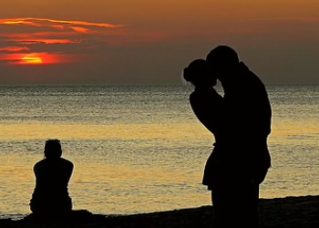 Dashuri në pritje: tre vite në një lidhje të fshehtë, por ajo ende nuk ndahet nga burri