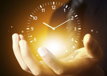 Kthehet ora verore: akrepat lëvizin një orë përpara këtë të diel
