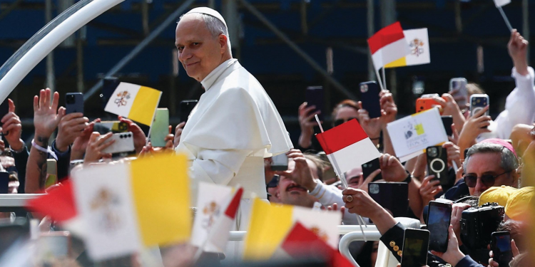 Mesazhi i Papa Leos për të pasurit: “Pasuria duhet t’i shërbejë drejtësisë dhe njerëzve në nevojë”