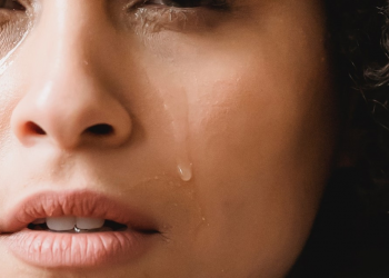 E vërteta për të qarën: jo gjithmonë të bën të ndihesh më mirë