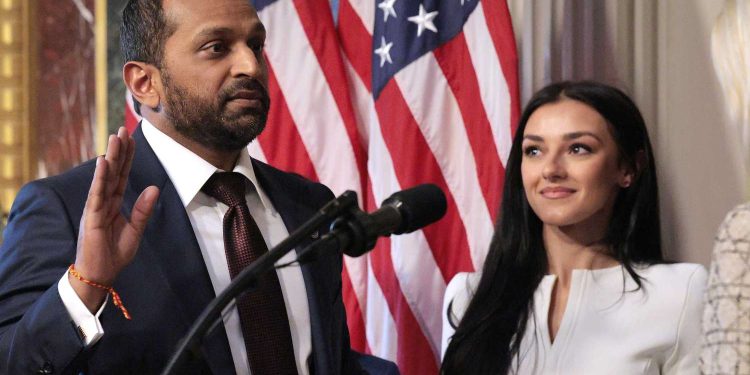 E dashura e drejtorit të FBI-së shoqërohet nga ekipe SWAT në udhëtime dhe aktivitete publike