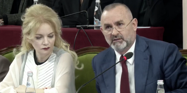 Nga ish-prokuror i dështuar në avokat të pushtetit / Ulsi Manja dhe “leksionet” e sforcuara të drejtësisë për të mbrojtur Ballukun