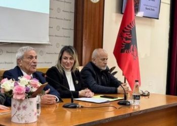 Namik Dokle promovon librin e ri në 80-vjetorin e tij të lindjes