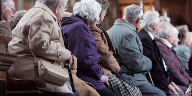 “Lamtumirë pensionit në moshёn 67 vjeҫare?” Britania sinjalizon rritje të re të moshës së daljes në pension