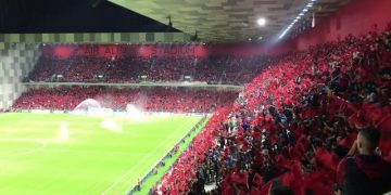 Varshava ndizet kuqezi: Shqipëria përballë Polonisë në sfidën më të madhe drejt Botërorit, “avullojnë” biletat e tifozëve shqiptarë