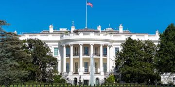 Administrata Trump nënvlerësoi rrezikun e Hormuzit: Plani ushtarak pa plan për pasojat ekonomike