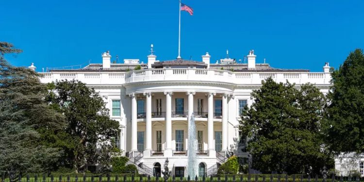 Administrata Trump nënvlerësoi rrezikun e Hormuzit: Plani ushtarak pa plan për pasojat ekonomike