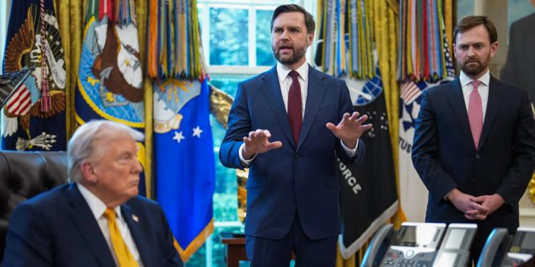 Lufta me Iranin: Trump shtyn vizitën në Kinë, aleatët refuzojnë të dërgojnë anije në Hormuz