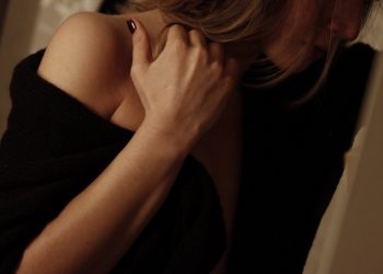 Vetëbesimi mbi trupin nuk mjafton për një jetë seksuale më të mirë