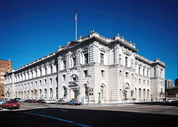 Skandali i gjuhës apo i vendimit? Përplasja që ndezi median dhe drejtësinë amerikane