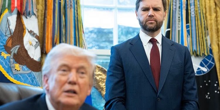 Takimi sekret para dorëheqjes: JD Vance në qendër të tensioneve pas largimit të bujshëm të shefit të antiterrorizmit