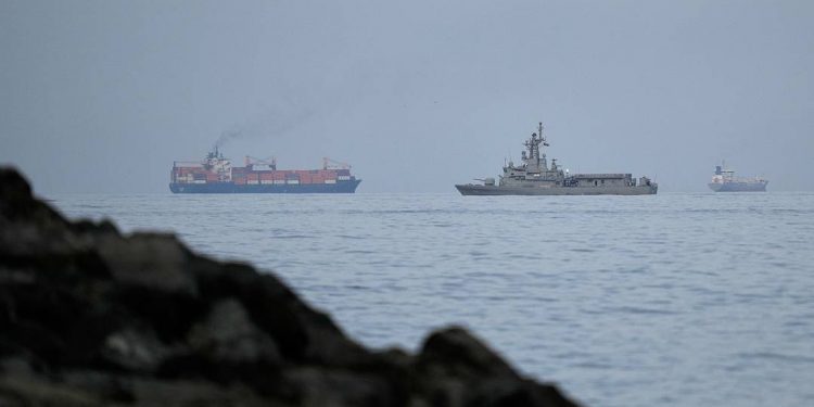 UKMTO – Mbretëria e Bashkuar njofton për bllokimin e Ngushticës së Hormuzit