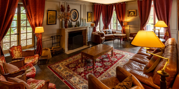 Shtëpia e Karl Lagerfeld në shitje: luks francez me çmim “surprizë”