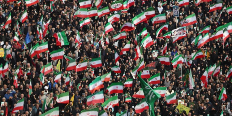 Iran në mobilizim: mijëra njerëz në Teheran betohen për rezistencë mes luftës me SHBA-në dhe Izraelin
