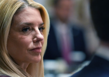 ShBA/Jeffrey Epstein “shkarkon” Pam Bondin: Trump zëvendëson prokuroren e përgjithshme me Todd Blanche