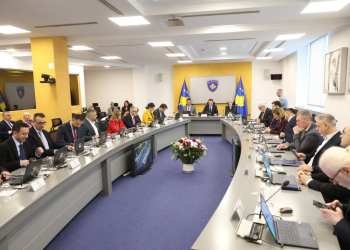 Kosova rikthen “çmimet tavan” për produktet bazë, Shqipëria ende pa masa për krizën e çmimeve