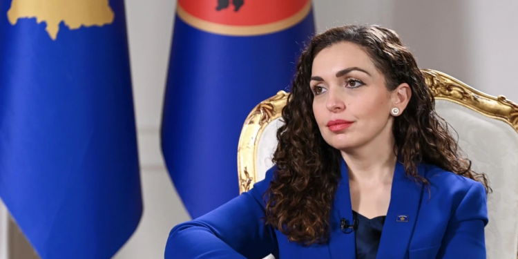 Kosova pa President: Osmani largohet, detyra kalon përkohësisht te Albulena Haxhiu mes ngërçit politik