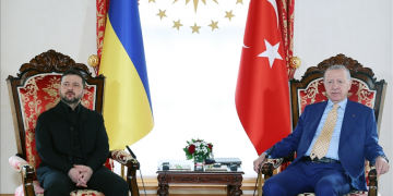 Erdogan dhe Zelensky në Stamboll: përpjekje për paqe dhe thellim bashkëpunimi mes dy vendeve