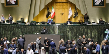 Irani vendos kushte: Ngushtica e Hormuzit do ndalohet me ligj për SHBA-në dhe Izraelin. Të tjerët do paguajnë
