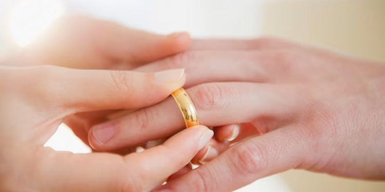 Martesa si “mburojë”? Burrat e martuar preken më rrallë nga kanceri