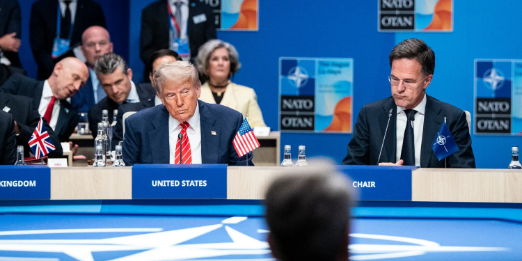 Lufta me Iranin përçan Perëndimin: Trump sulmon NATO-n dhe rikthen planin për Groenlandën