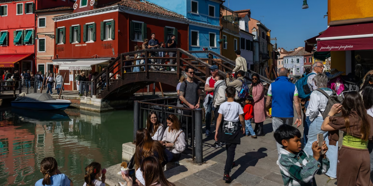 Italia përballë paradoksit: u heq shtetësinë miliona emigrantëve, ndërsa përballet me krizë lindshmërie