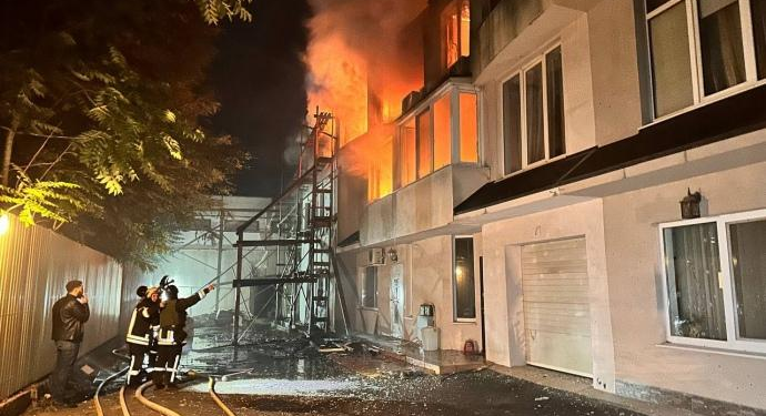 700 dronë në një natë: Rusia godet Ukrainën me një nga sulmet më të mëdha të vitit