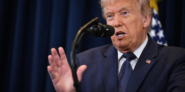 “Kam zgjidhur 10 luftëra”: Trump shpall armëpushim 10-ditor me Iranin, por dërgon edhe 10 mijë trupa