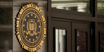 Departamenti i Drejtësisë largon prokuroren që hetonte ish-drejtorin e CIA