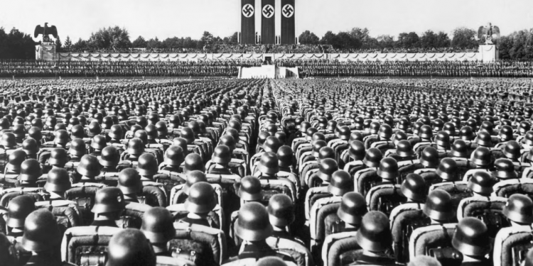 Gjermania hap “dosjet e familjes”: një klikim mjafton për të zbuluar nëse të afërmit kanë qenë nazistë