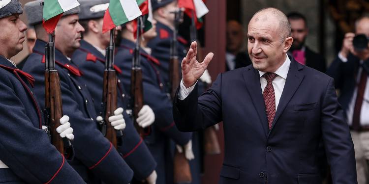 Bullgaria voton ndryshimin: Rumen Radev fiton bindshëm dhe merr shumicën në parlament