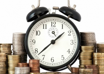 24 orë punë në ditë, 72 orë në ditë taksa, 94 orë në ditë propagandë – kronikë nga ekonomia që sfidon kohën