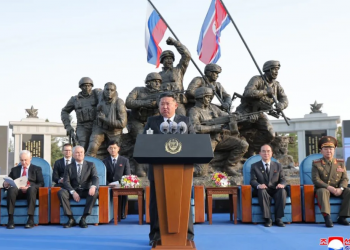 “Më mirë vdekja se robëria” – Kim Jong Un legalizon publikisht doktrinën e vetëflijimit në luftën e Rusisë