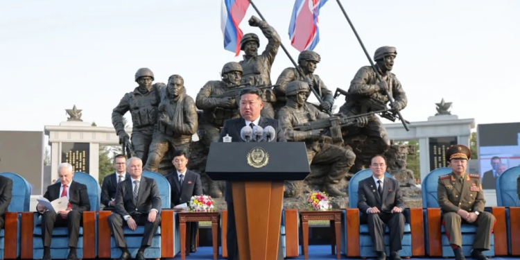“Më mirë vdekja se robëria” – Kim Jong Un legalizon publikisht doktrinën e vetëflijimit në luftën e Rusisë