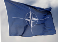NATO nis filmat: takimet me regjisorë e skenaristë ndezin debatin për “propagandë”
