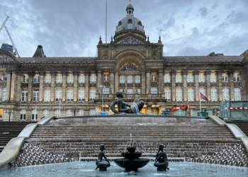 Birmingham “fundos” Laburistët pas 14 vitesh: votuesit ndëshkojnë establishmentin politik