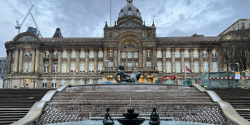 Birmingham “fundos” Laburistët pas 14 vitesh: votuesit ndëshkojnë establishmentin politik