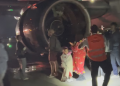 Horror në aeroportin e Denverit/ Avioni i Frontier Airlines përplas për vdekje një person në pistë, pasagjerët evakuohen mes flakëve dhe panikut