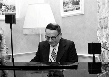 Një jetë për muzikën: Agim Krajka dhe kontributi i tij i madh në muzikë