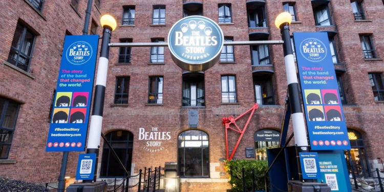 “Është si të kthehesh në shtëpi”: Beatles hapin muzeun e parë zyrtar në Londër, aty ku dhanë koncertin e fundit