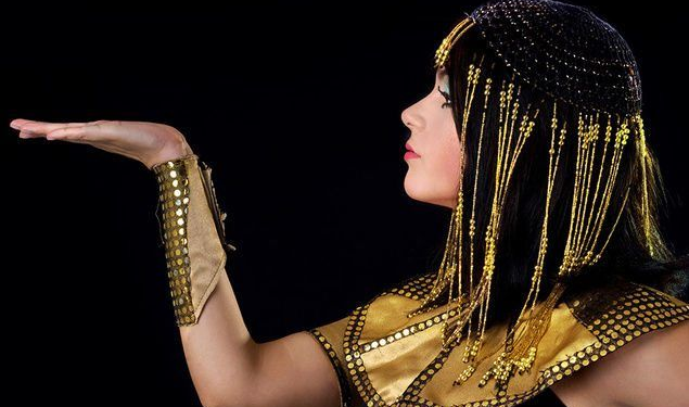 A vdiq Kleopatra nga pickimi i gjarprit? Misteri 2000-vjeçar që vazhdon të trondisë historianët