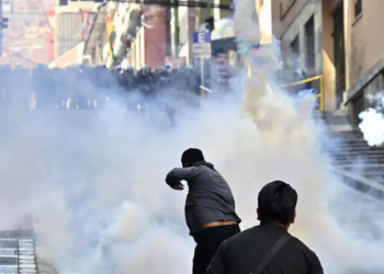 Bolivia në kaos: Protesta të dhunshme kundër presidentit Paz, përplasje me policinë dhe plaçkitje në La Paz