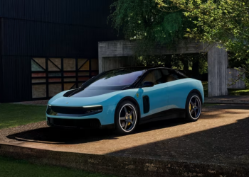 Edhe Ferrari nxjerr makinën e saj elektrike – kushton 640 mijë dollarë