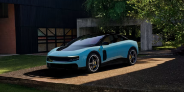 Edhe Ferrari nxjerr makinën e saj elektrike – kushton 640 mijë dollarë