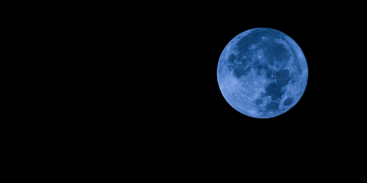 Një Hënë Blu e rrallë po vjen këtë fundjavë — ja si ndikon te çdo shenjë e horoskopit