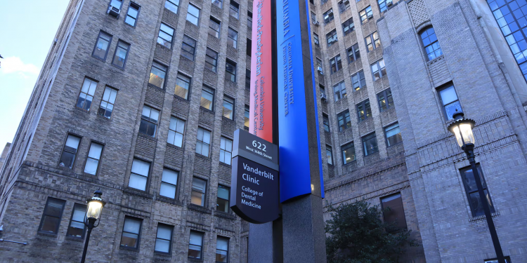 Skandali Epstein vazhdon të sjellё pasoja: Universiteti Columbia largon një tjetër drejtues tё përfshirë në pranimin e të dashurës së miliarderit