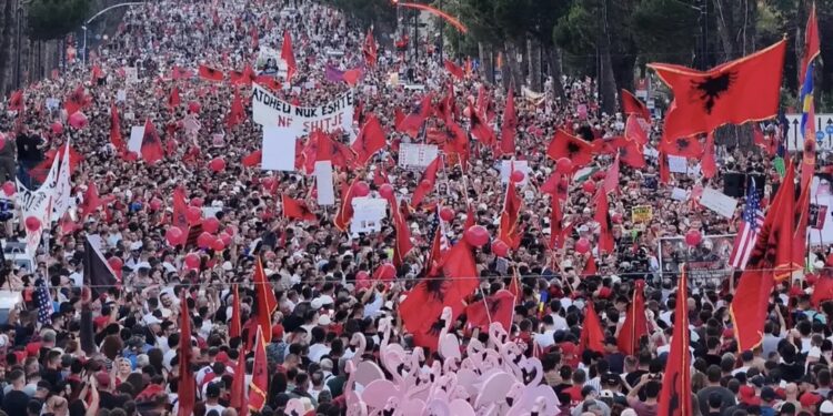 Dita 21 e protestës: Revolta festive e një populli që nuk të do më
